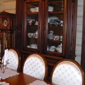 Классический темный буфет